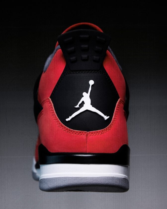 cherveni Air Jordan